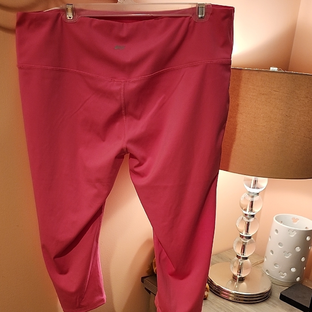 4/$20 Amazon Essentials Pink High-Waisted Leggings - Picture 4 of 7